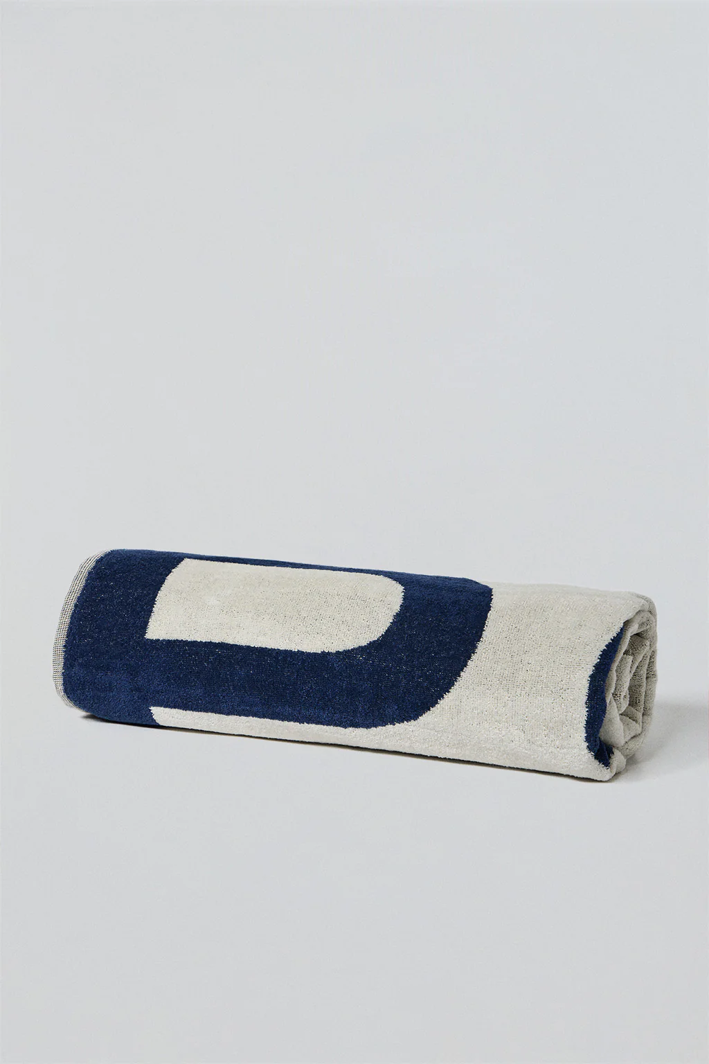 Beige Antibes terry towel with logo - Image 3