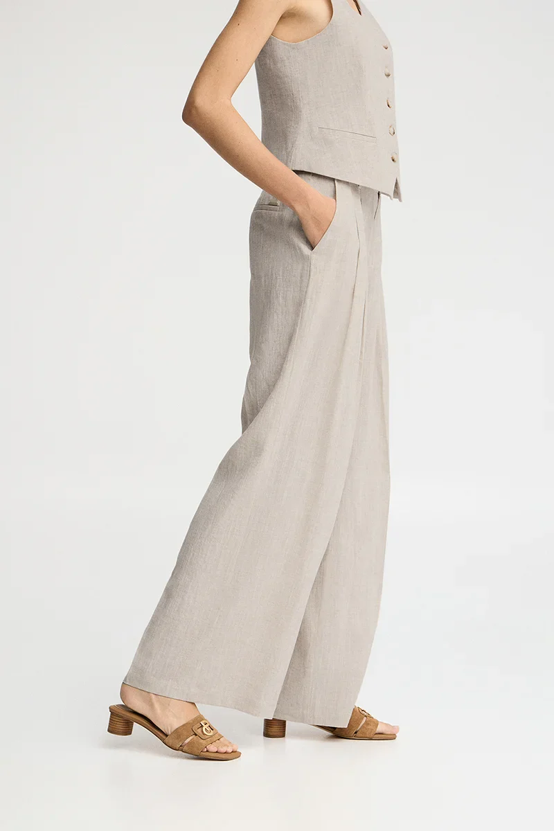 Nude relaxed-fit linen trousers Alice with Polo Club logo - Image 3