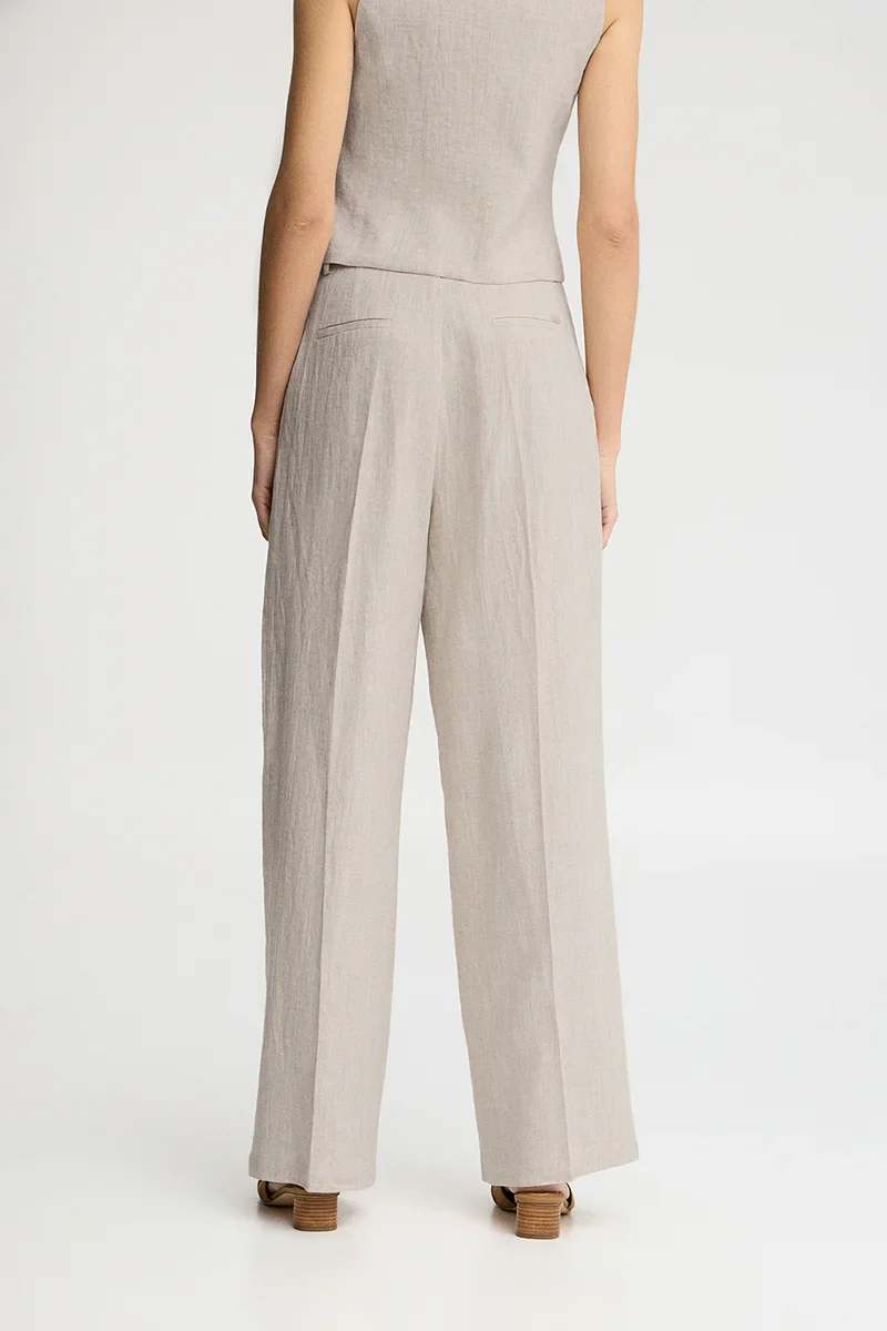 Nude relaxed-fit linen trousers Alice with Polo Club logo - Image 5