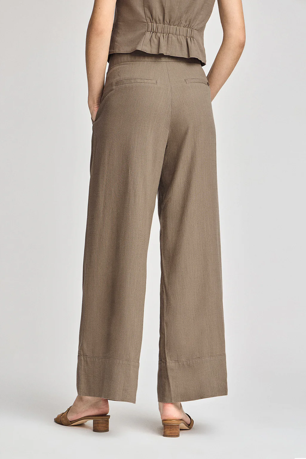Taupe trousers Deia in cotton and linen with Polo Club details - Image 5