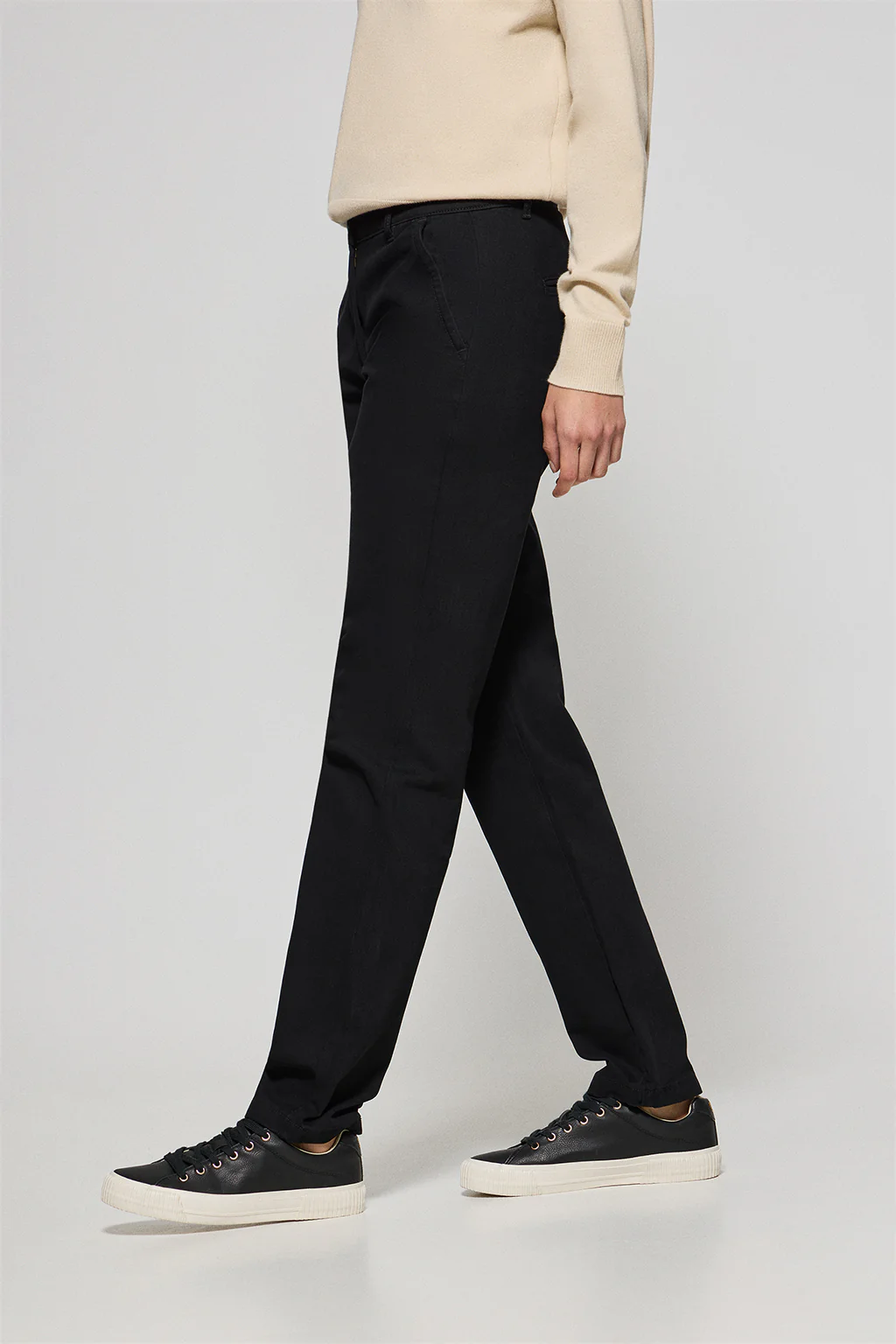Black chinos May with minimal Polo Club pocket embroidery - Image 3