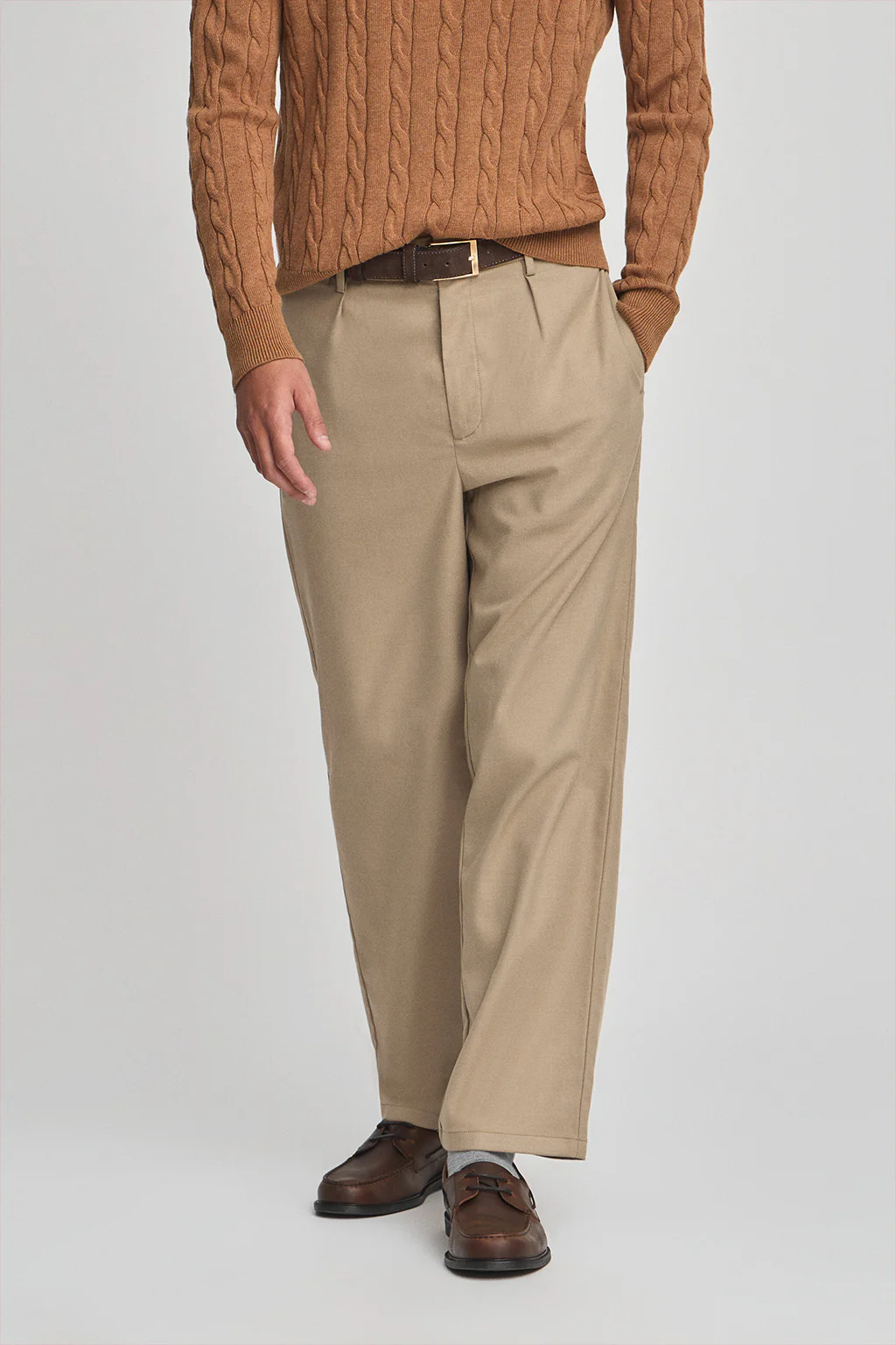 Camel men’s regular-fit chinos with Polo Club details - Image 3