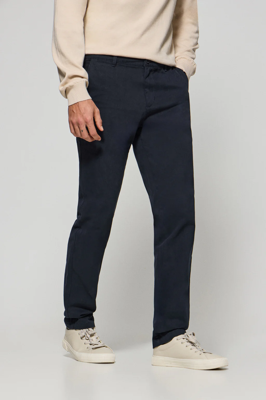 Navy-blue chinos Vanya with Polo Club embroidery - Image 4
