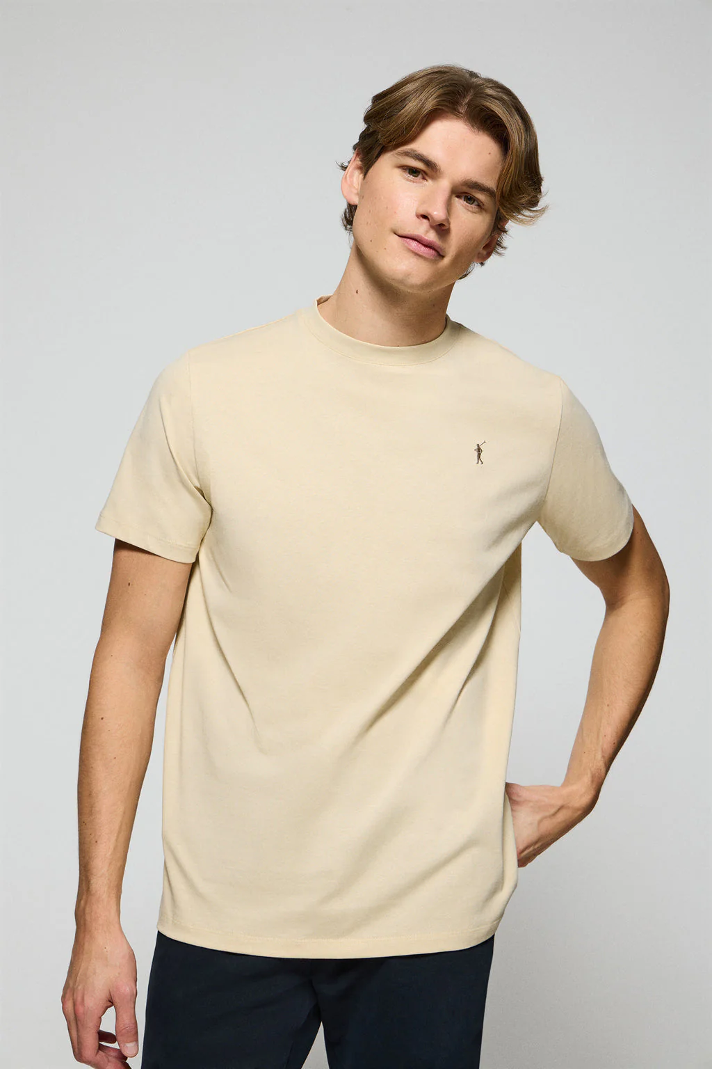 Beige round-neck T-shirt with Rigby Go embroidered logo