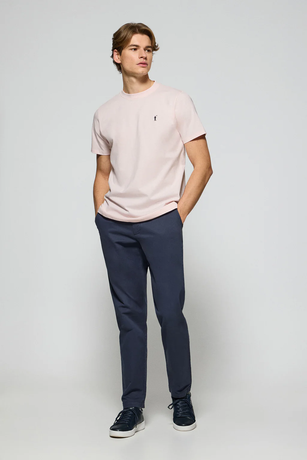 Light-pink round-neck T-shirt with Rigby Go embroidered logo - Image 4