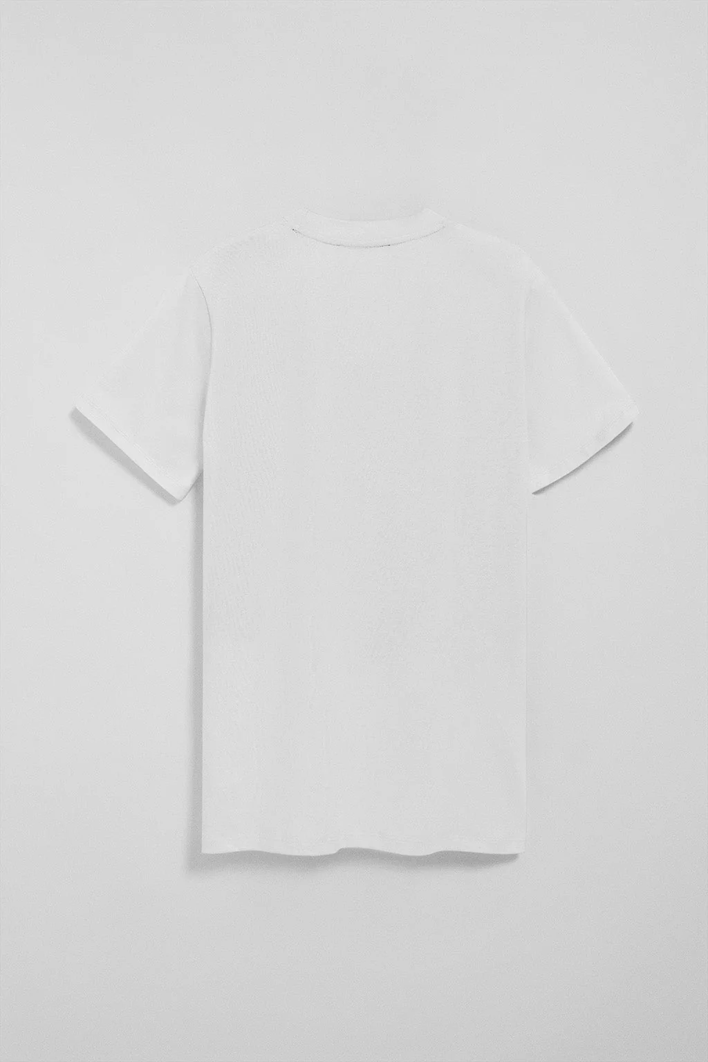 White round-neck T-shirt with Rigby Go embroidered logo - Image 7