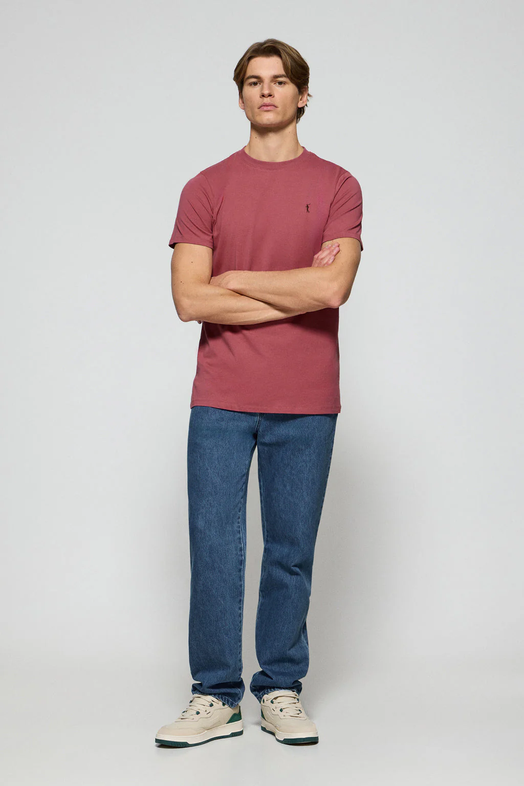 Wine-pink round-neck T-shirt with Rigby Go embroidered logo - Image 3