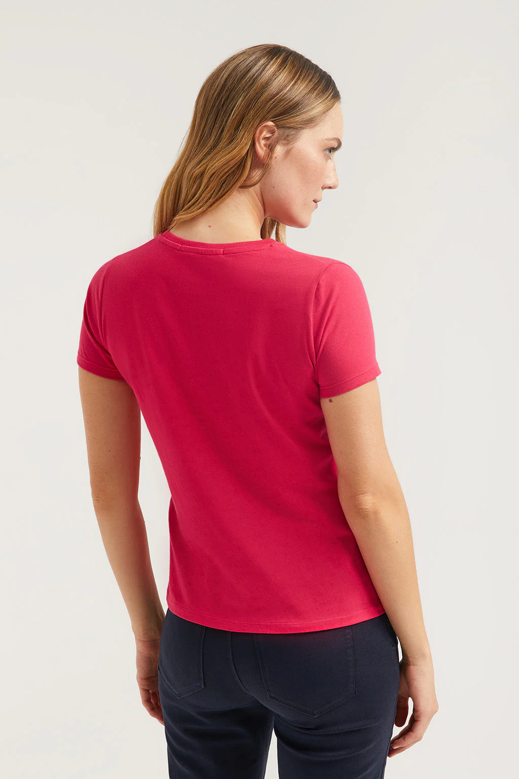 Fuchsia short-sleeve basic tee with Rigby Go logo - Image 5