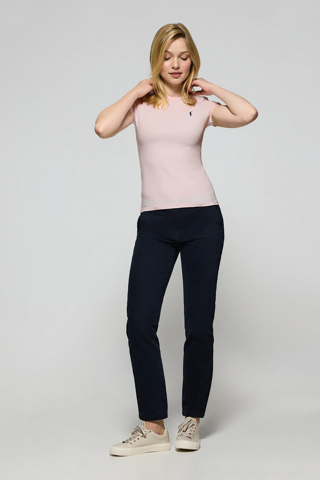 Pink short-sleeve T-shirt with Rigby Go embroidered logo - Image 3