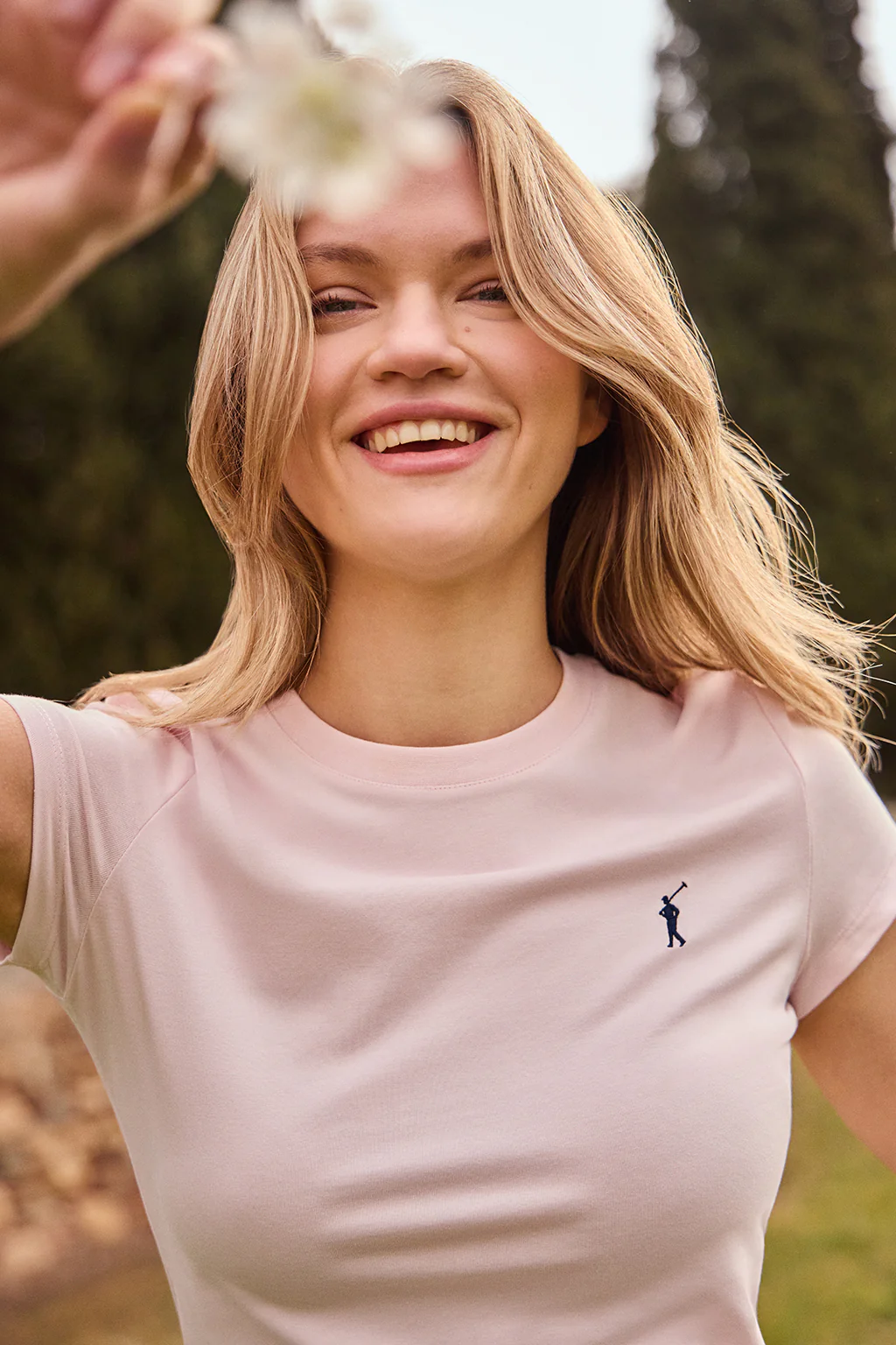 Pink short-sleeve T-shirt with Rigby Go embroidered logo - Image 4