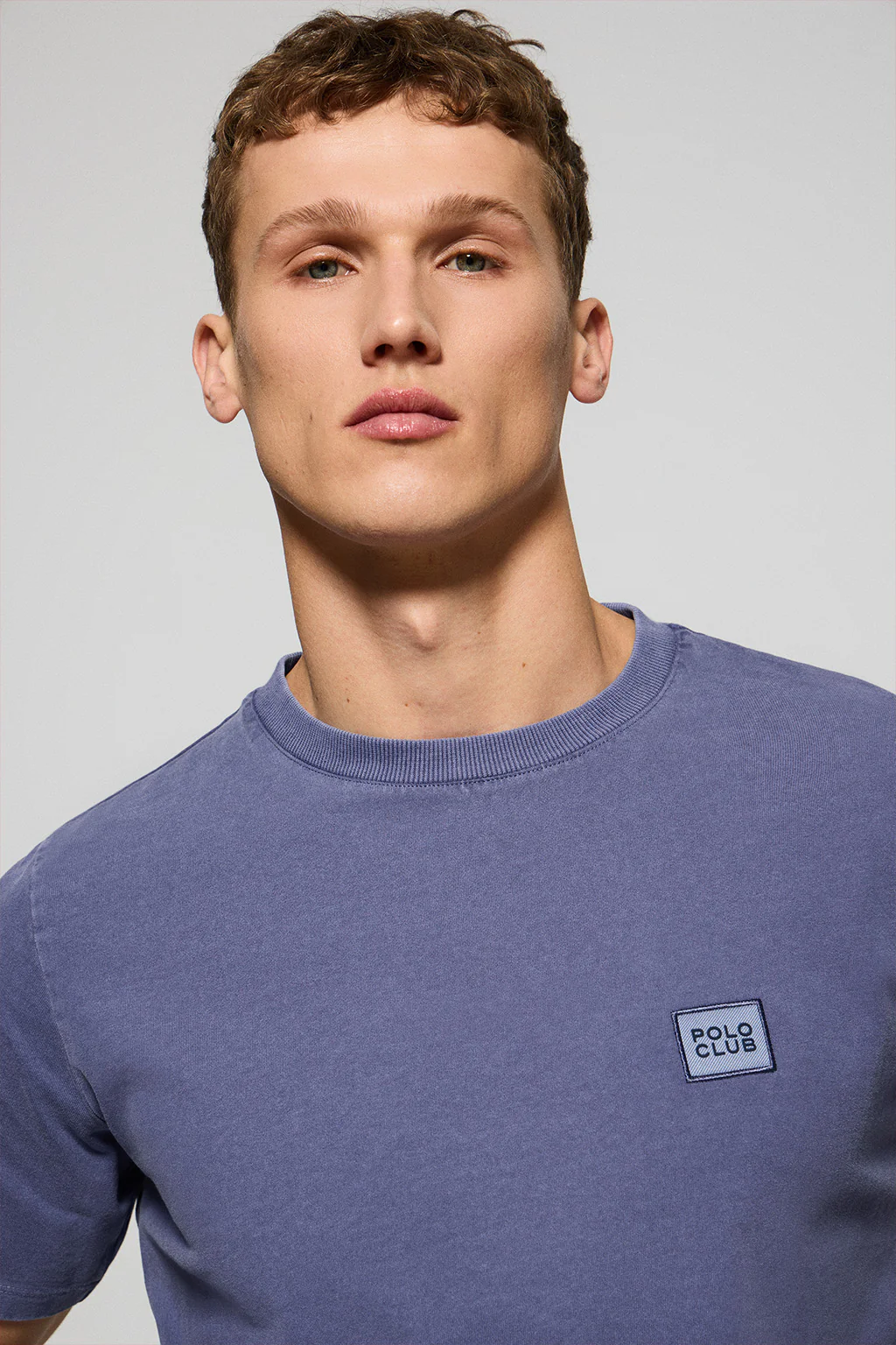 Ocean-blue garment-dyed tee with round neck and Polo Club rubber logo - Image 3