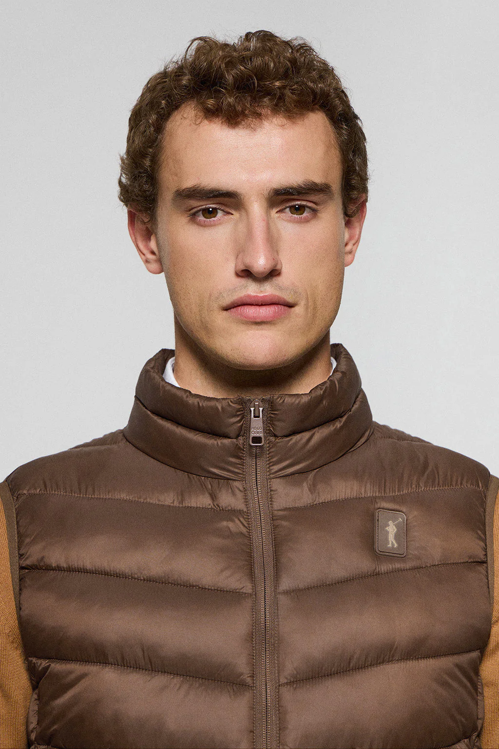 Brown ultralight vest Chase with Rigby Go patch - Image 2