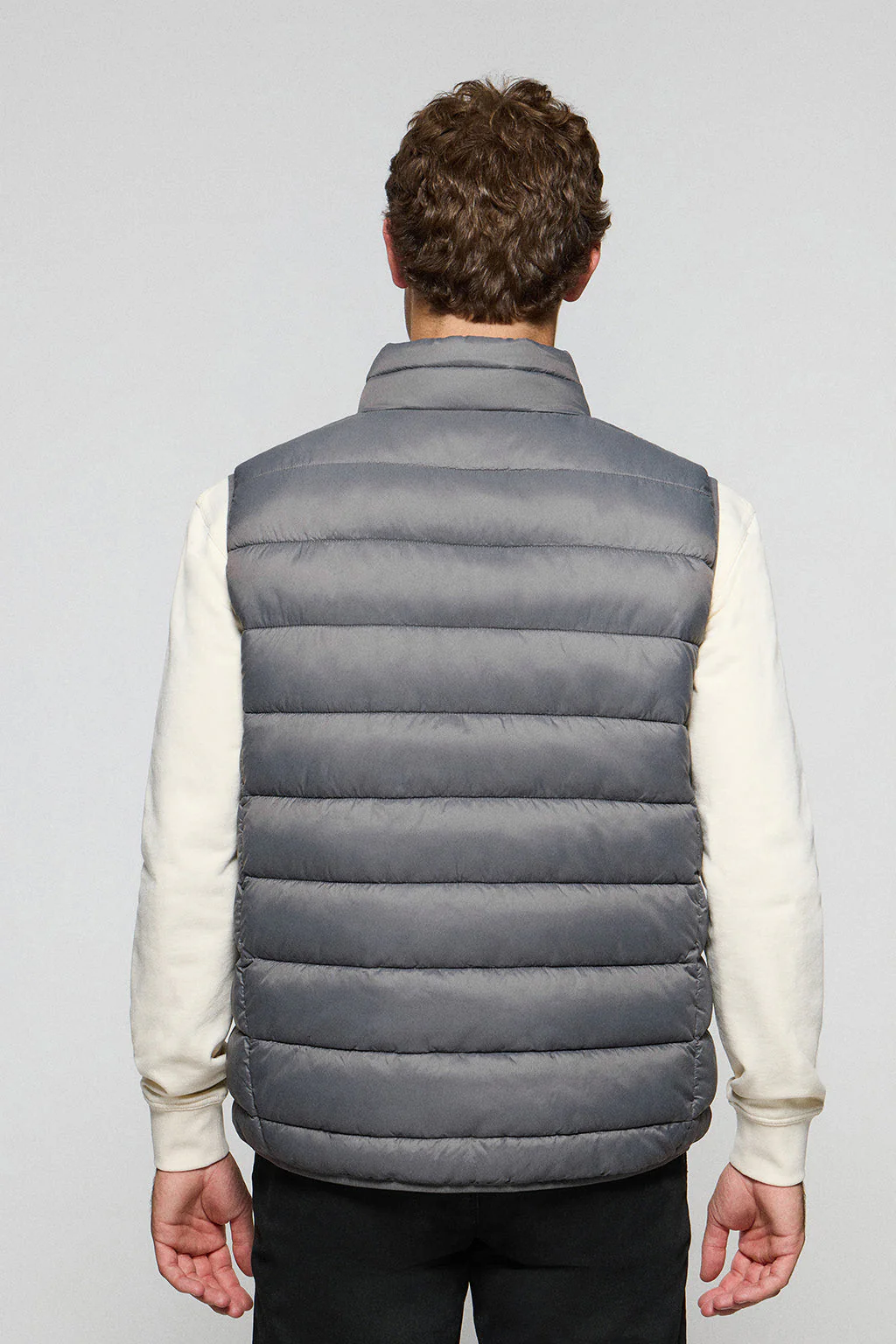 Dark-grey ultralight vest Chase with Rigby Go patch - Image 4