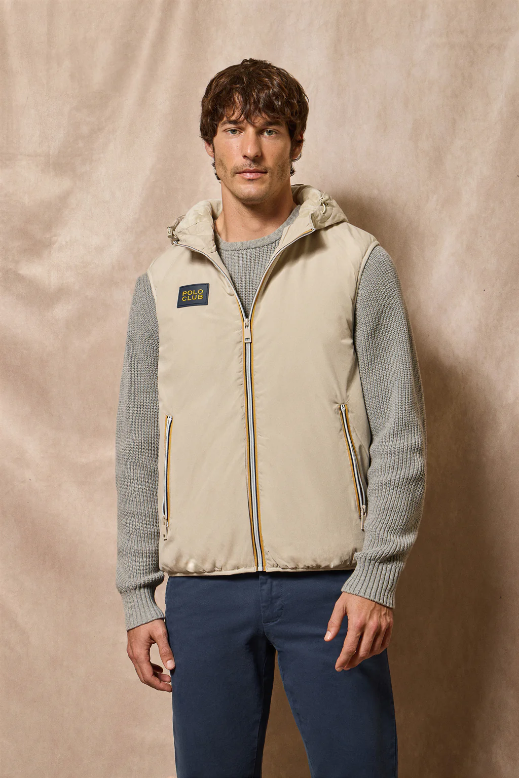 Beige light vest with fixed hood and Polo Club details - Image 8