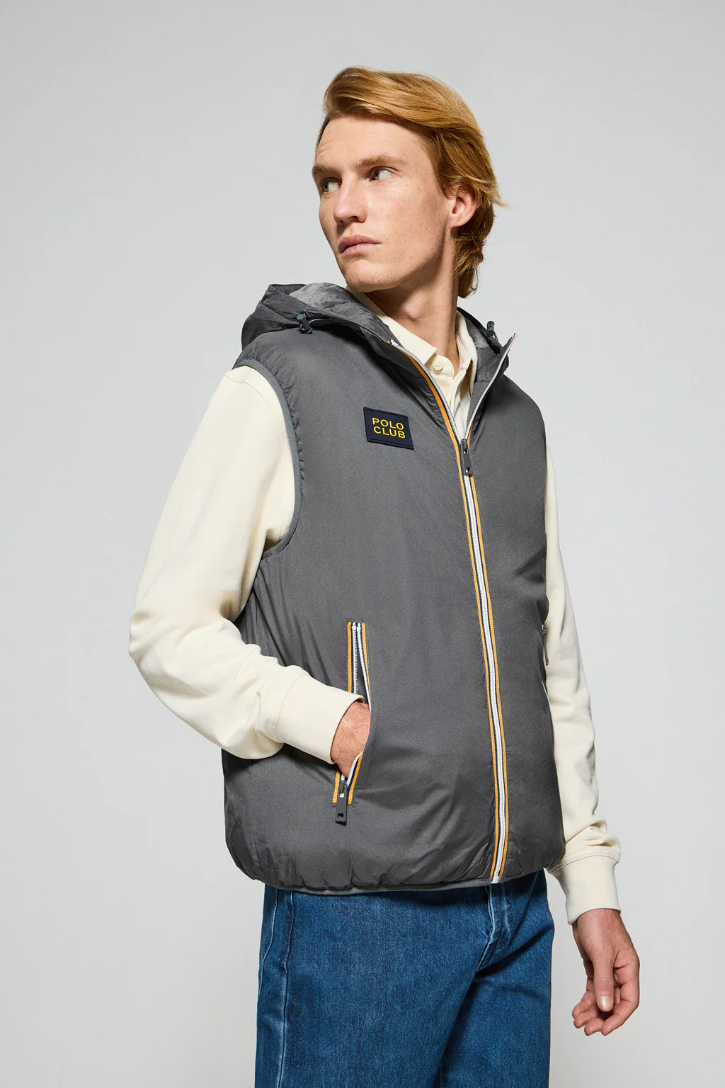 Dark-grey light vest with fixed hood and Polo Club details