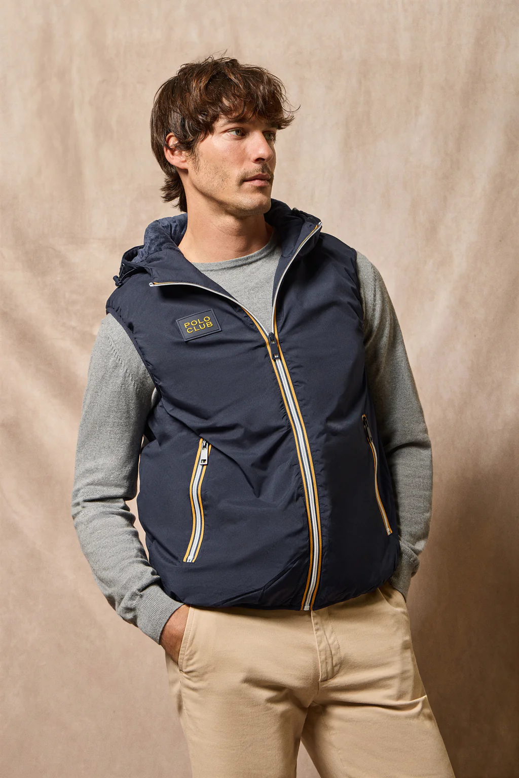 Navy-blue light vest with fixed hood and Polo Club details - Image 8