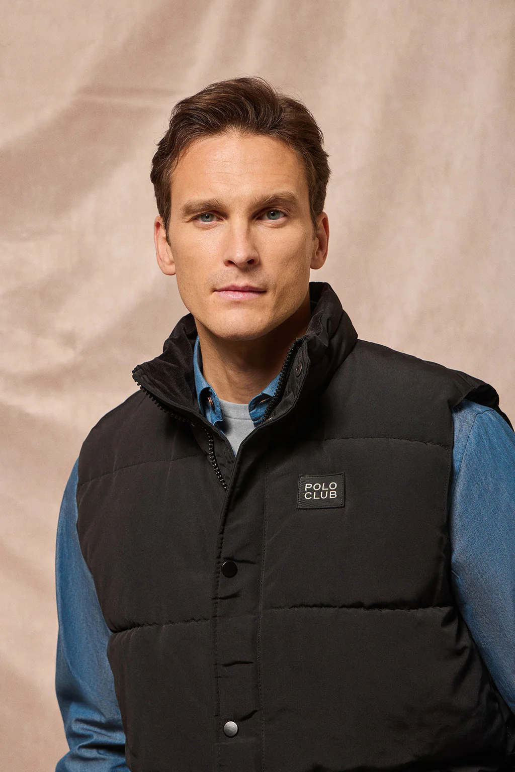 Black puffer vest with Polo Club rubber patch - Image 13