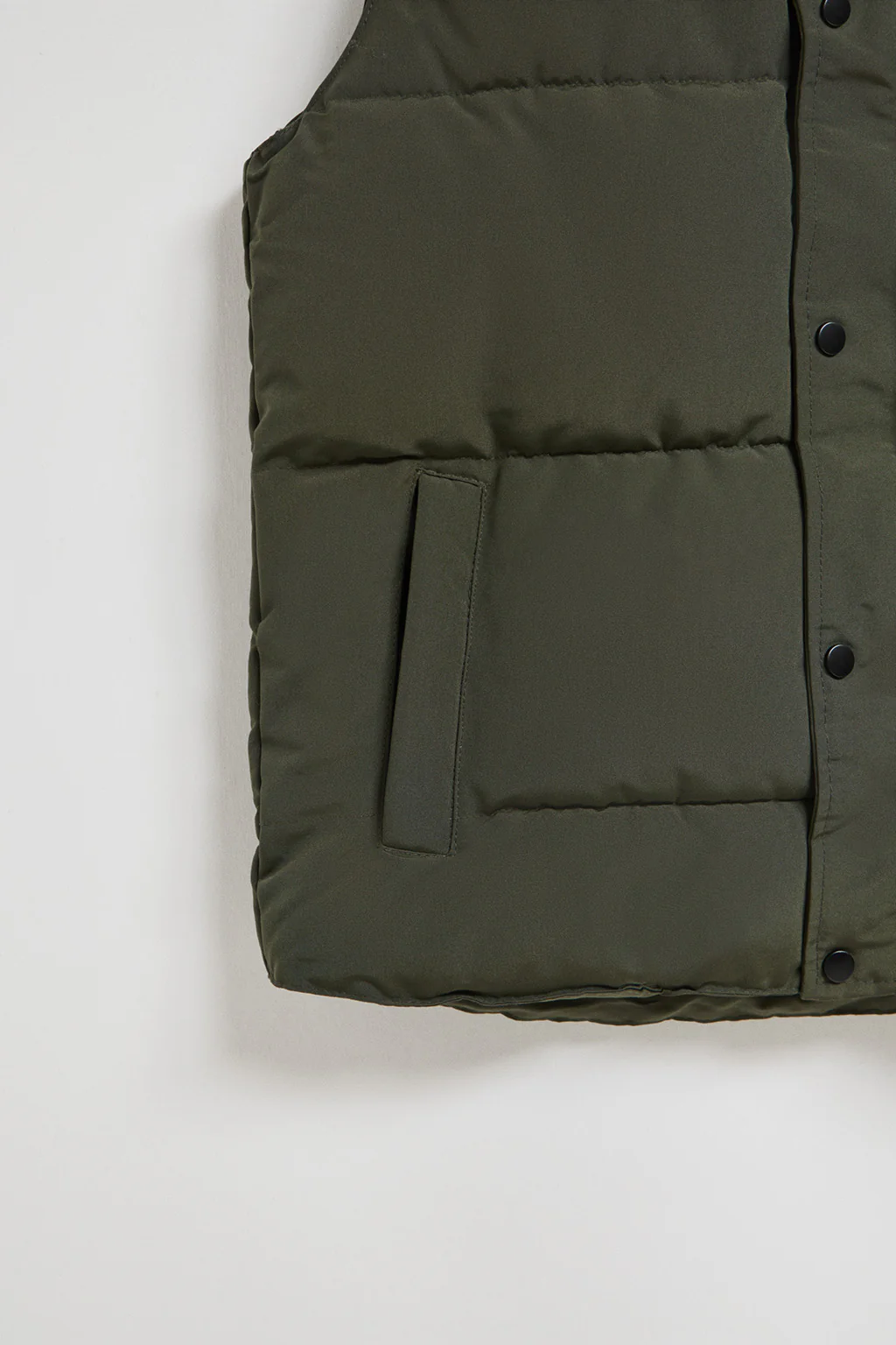 Green puffer vest with Polo Club rubber patch - Image 8