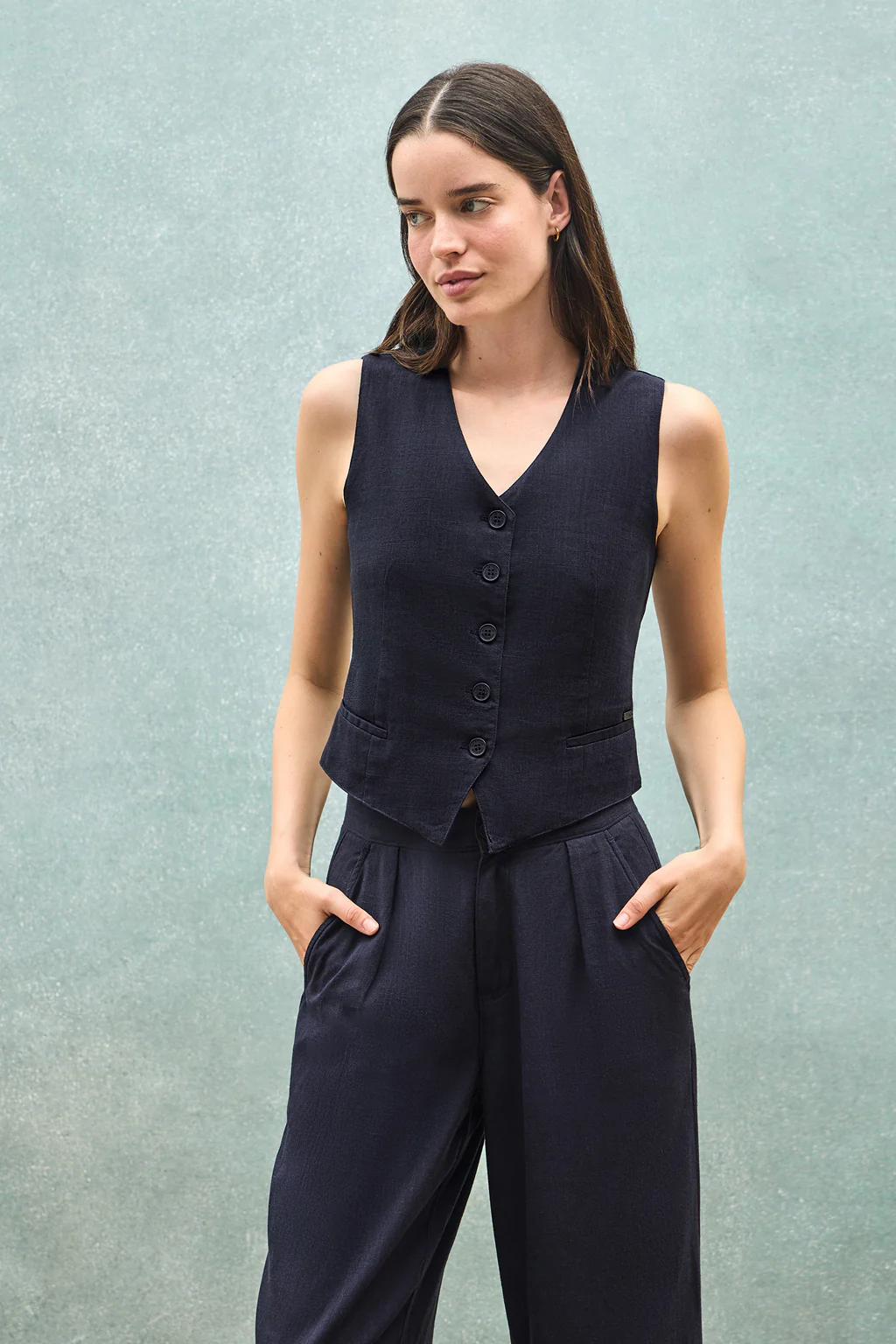 Navy-blue vest Deia in cotton and linen with Polo Club details - Image 12