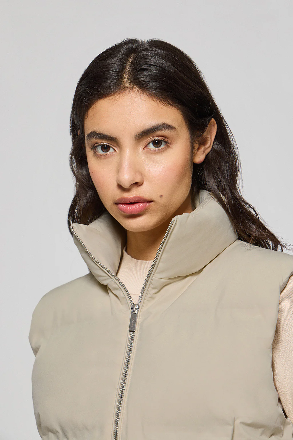 Beige puffer vest New York with Polo Club details - Image 3