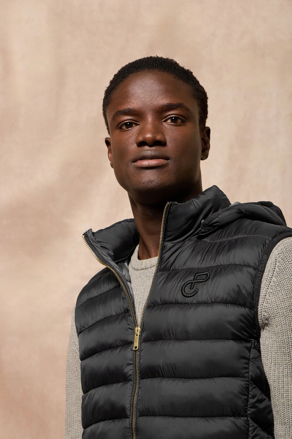 Black ultralight vest Pau with detachable hood and PC embroidery - Image 4