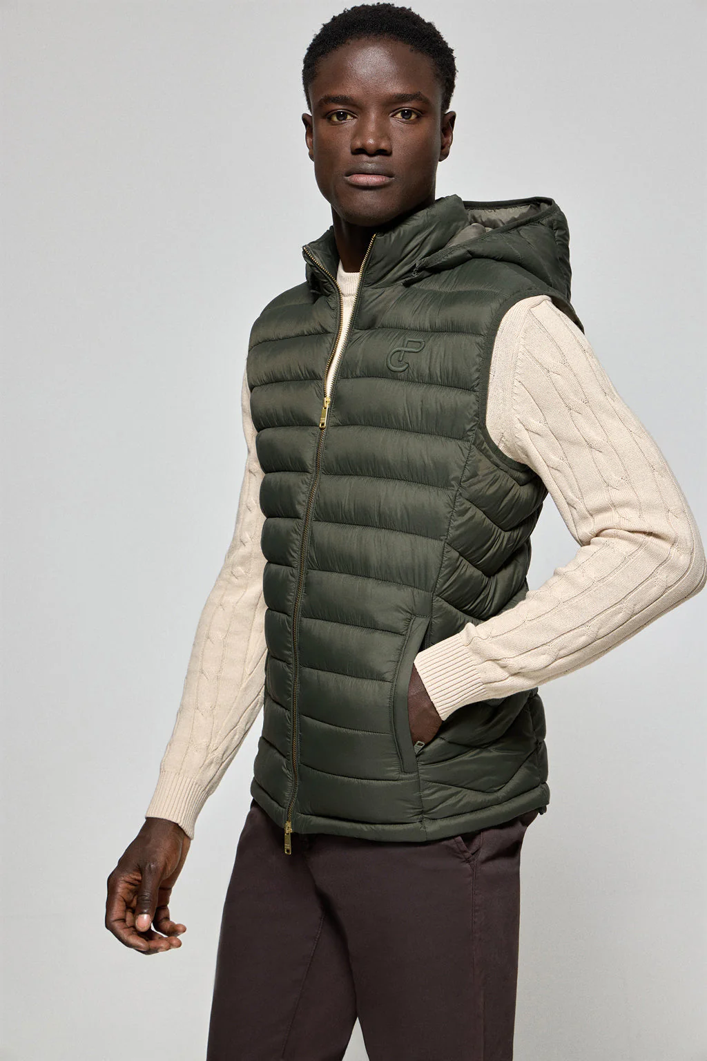 Green ultralight vest Pau with detachable hood and PC embroidery