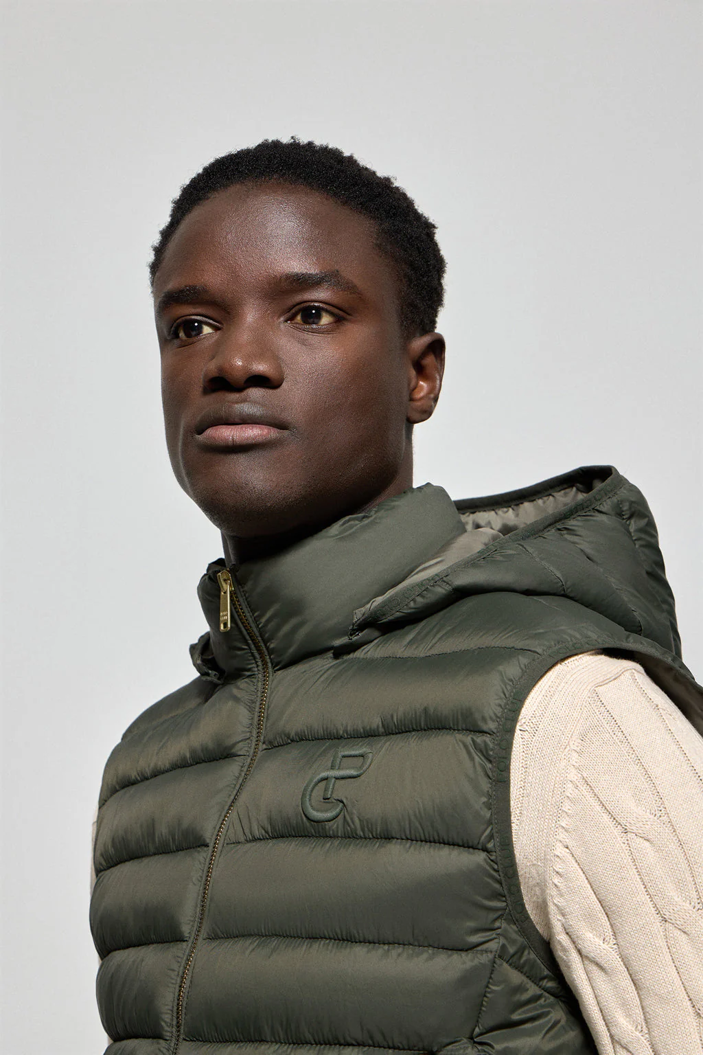 Green ultralight vest Pau with detachable hood and PC embroidery - Image 2