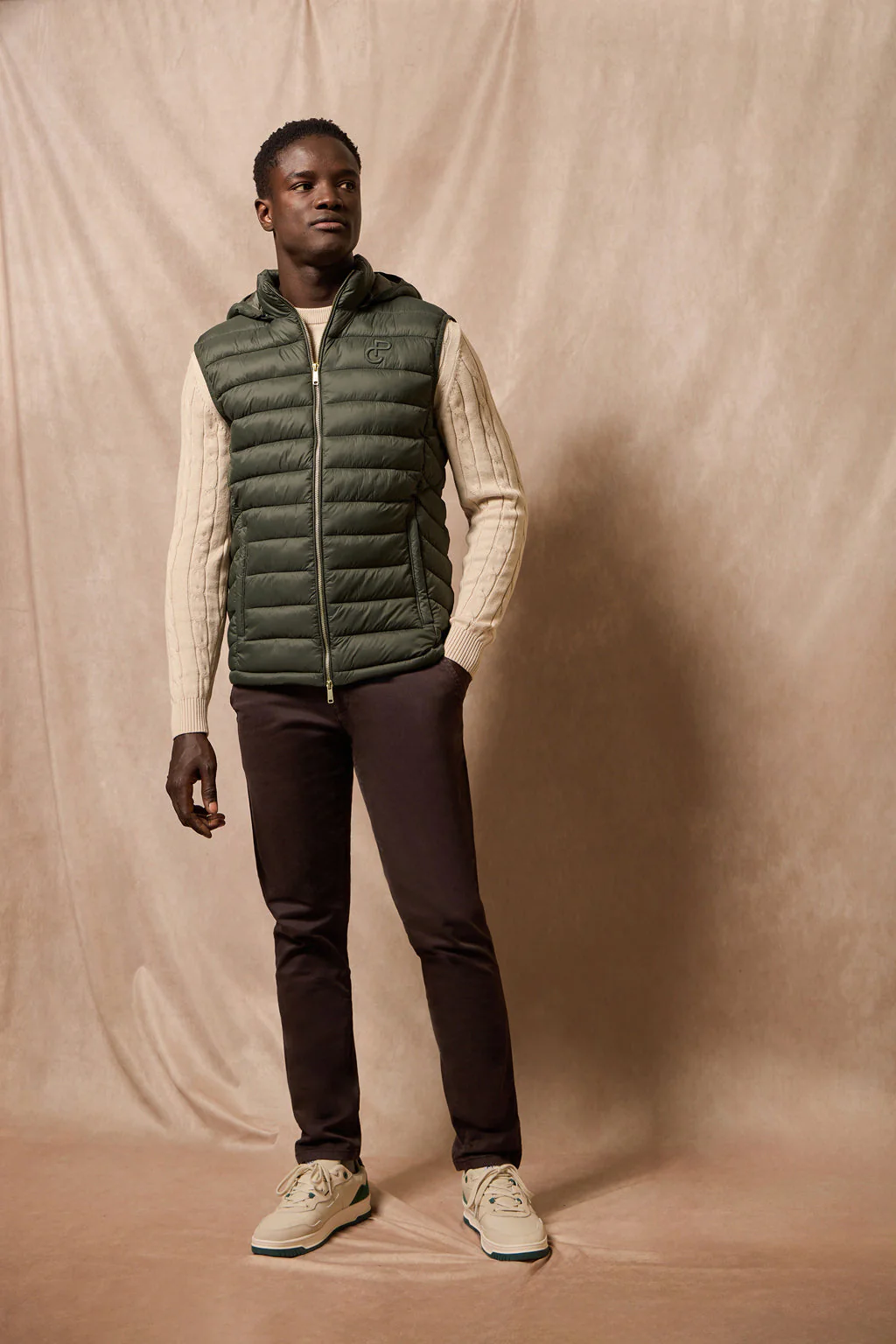 Green ultralight vest Pau with detachable hood and PC embroidery - Image 5