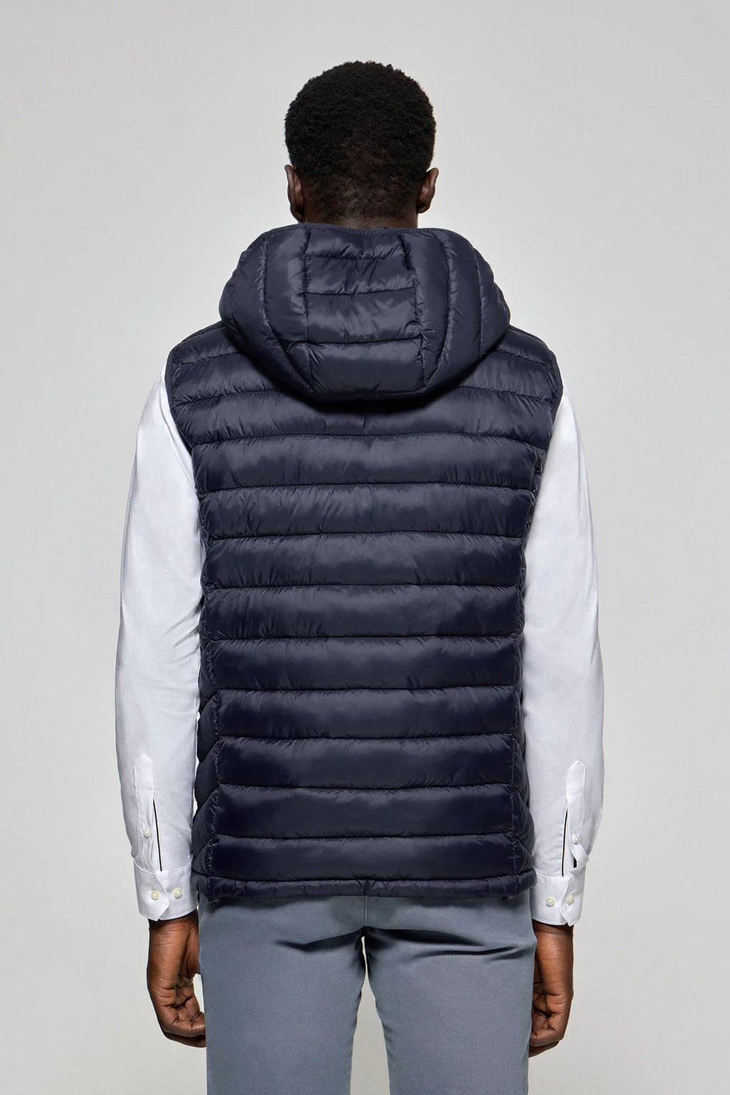 Navy-blue ultralight vest Pau with detachable hood and PC embroidery - Image 7