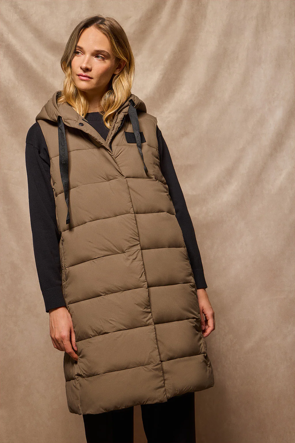 Brown vest Siena with fixed hood and Polo Club details - Image 13