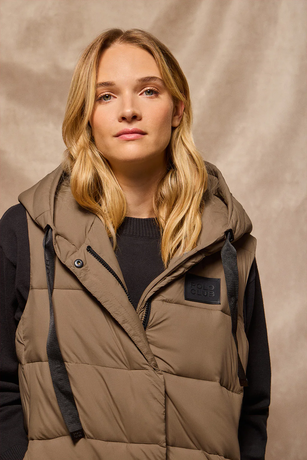 Brown vest Siena with fixed hood and Polo Club details - Image 15