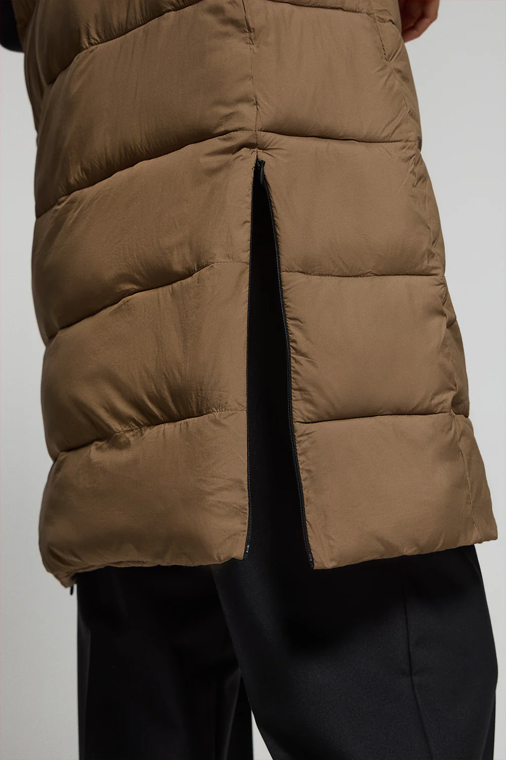 Brown vest Siena with fixed hood and Polo Club details - Image 5