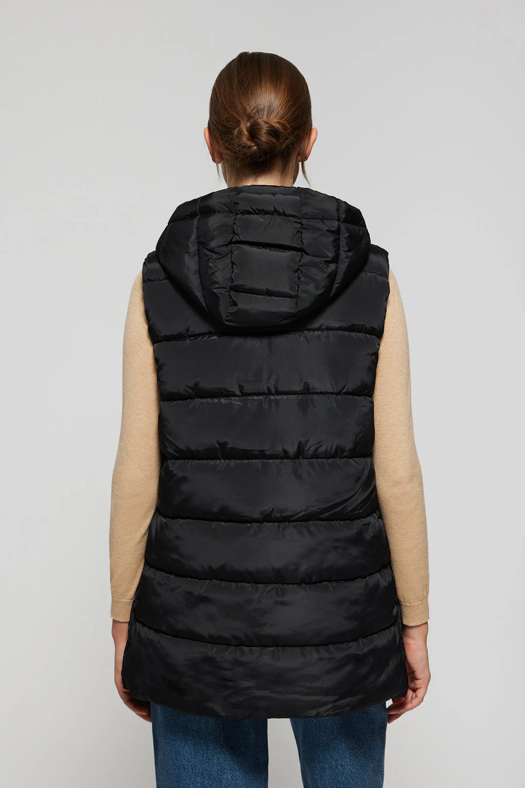 Black puffer vest with hood and Polo Club print - Image 6