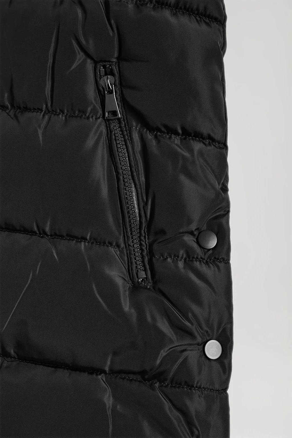 Black puffer vest with hood and Polo Club print - Image 9