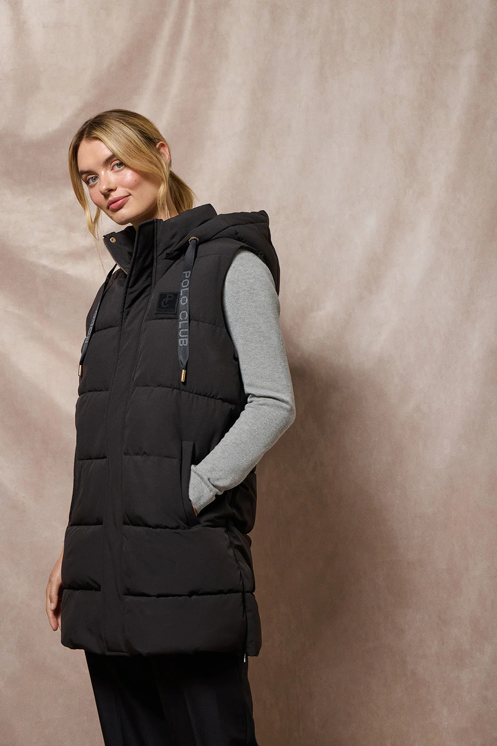 Black vest Tokio with detachable hood and Polo Club details - Image 13