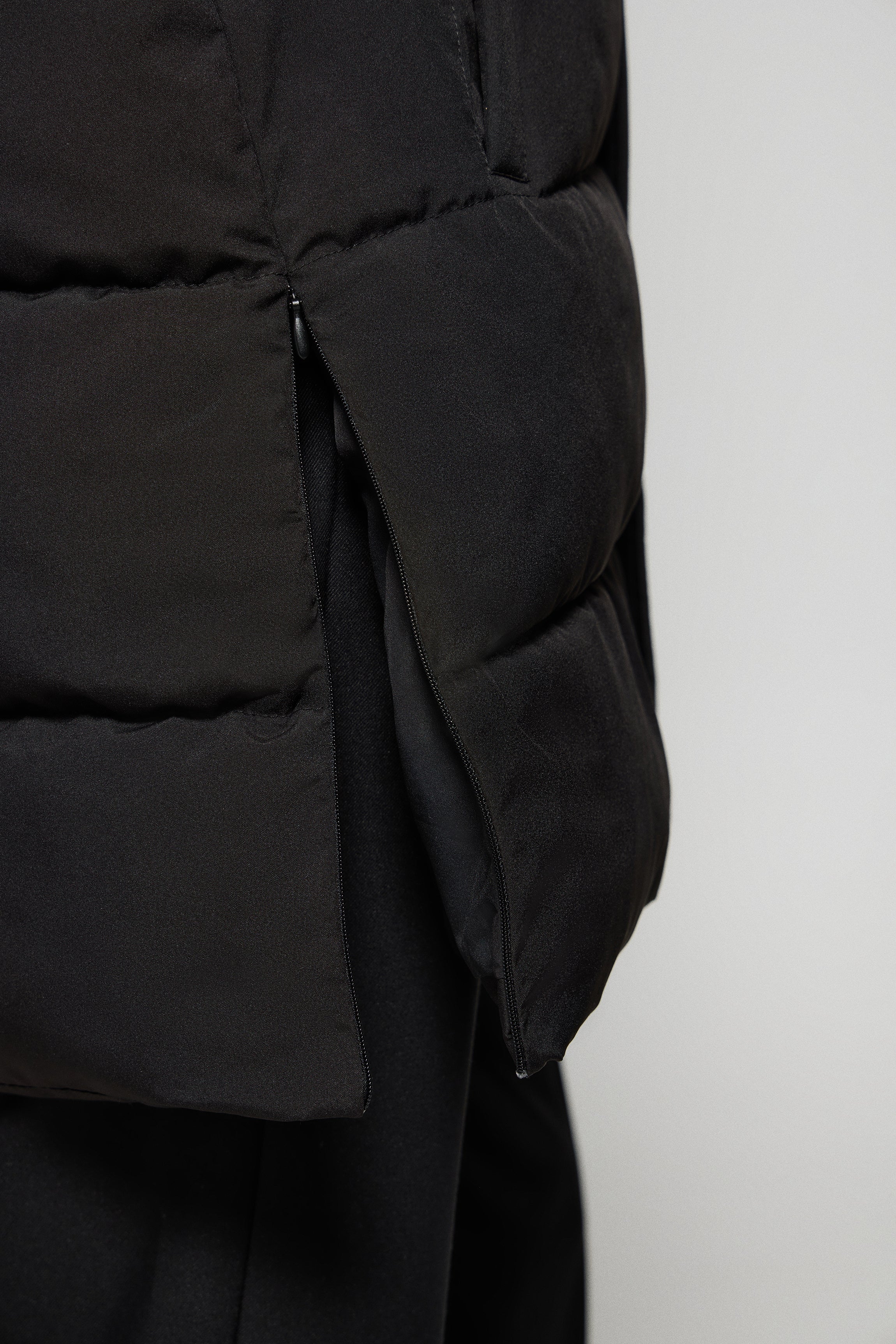 Black vest Tokio with detachable hood and Polo Club details - Image 5