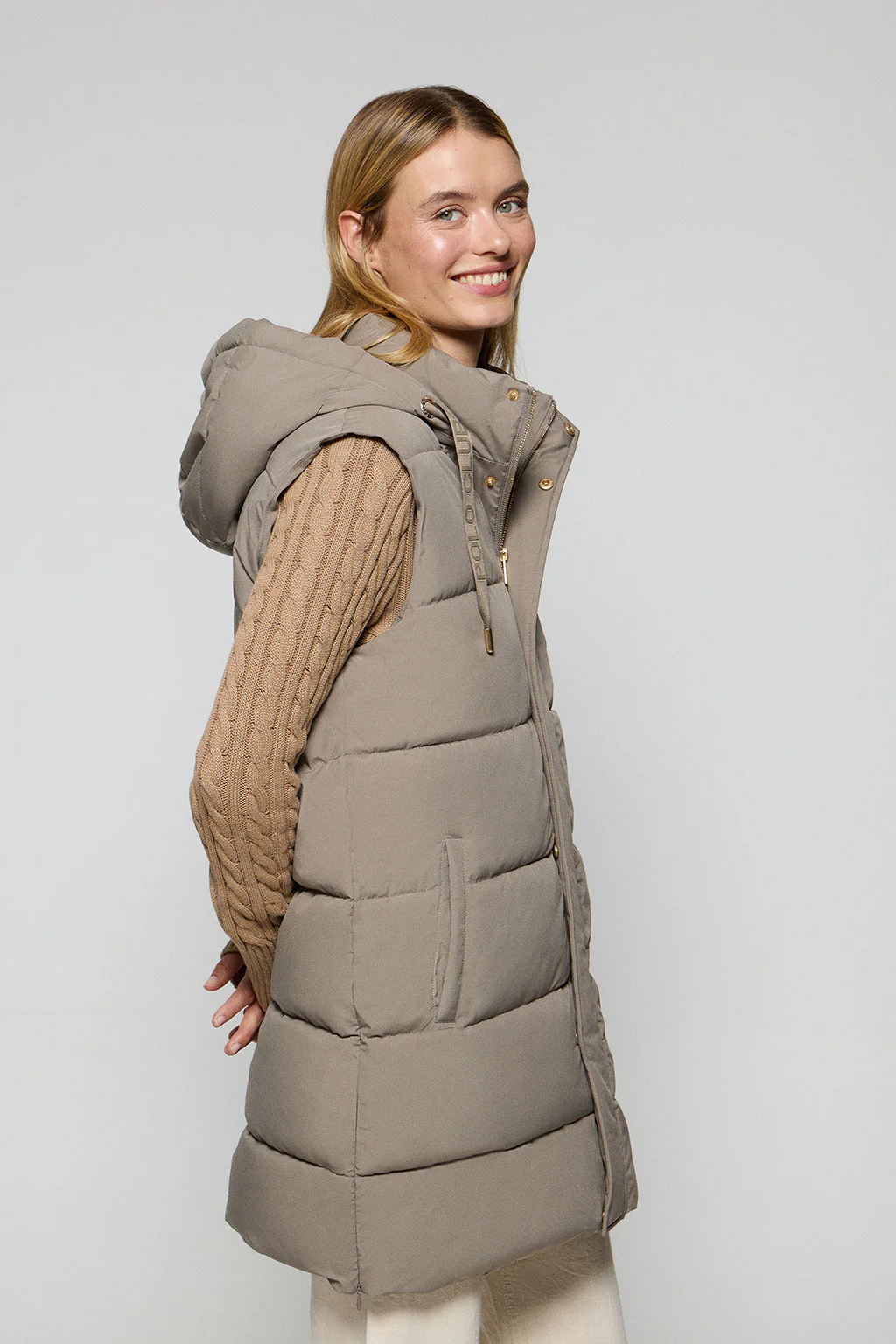 Taupe vest Tokio with detachable hood and Polo Club details - Image 5