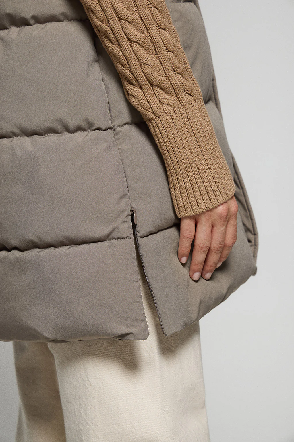Taupe vest Tokio with detachable hood and Polo Club details - Image 6